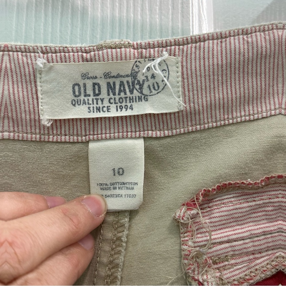 Old Navy Women's Size 10 Chino Khaki Flat Front Shorts - Picture 7 of 14
